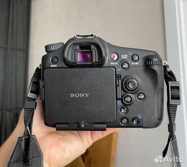 Зеркальный фотоаппарат Sony ilca 77M2 и объективы