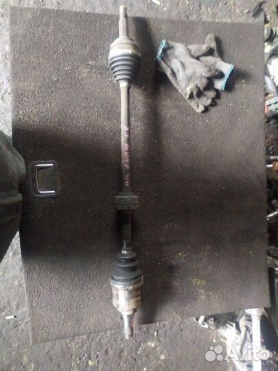 Привод передний правый Toyota Isis ZNM10G 1zzfe