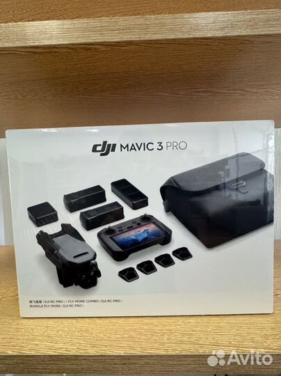 DJI Mavic 3 PRO FLY More Combo (DJI RC PRO)