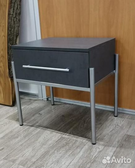 Тумба прикроватная