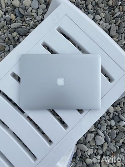 Macbook pro 15 retina mid 2015