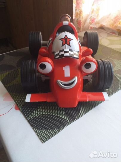 Машинка гоночная на радиоуправлении