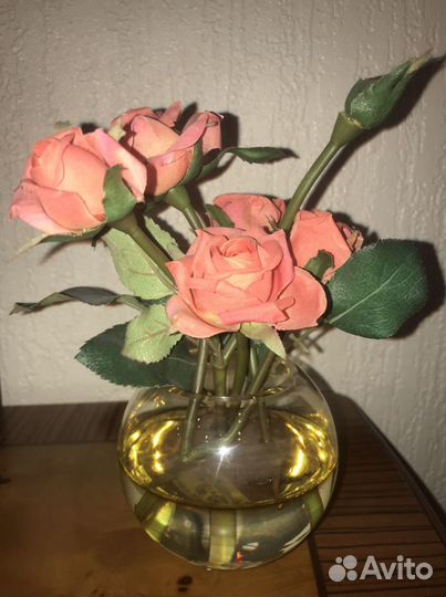 Розы декоративные с имитацией воды