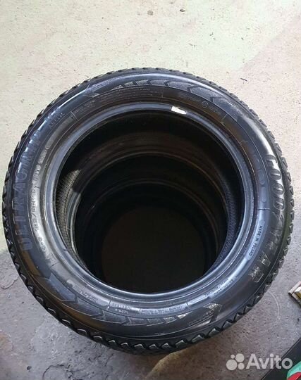 Goodyear UltraGrip 185/60 R15