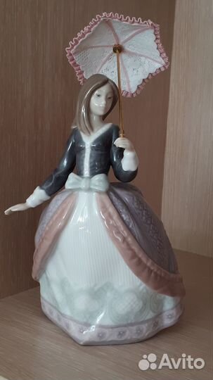 Фарфоровая статуэтка Lladro Испания Дама с зонтом
