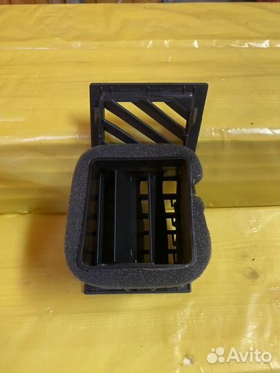 Дефлектор воздуховода левый chrysler 300 c