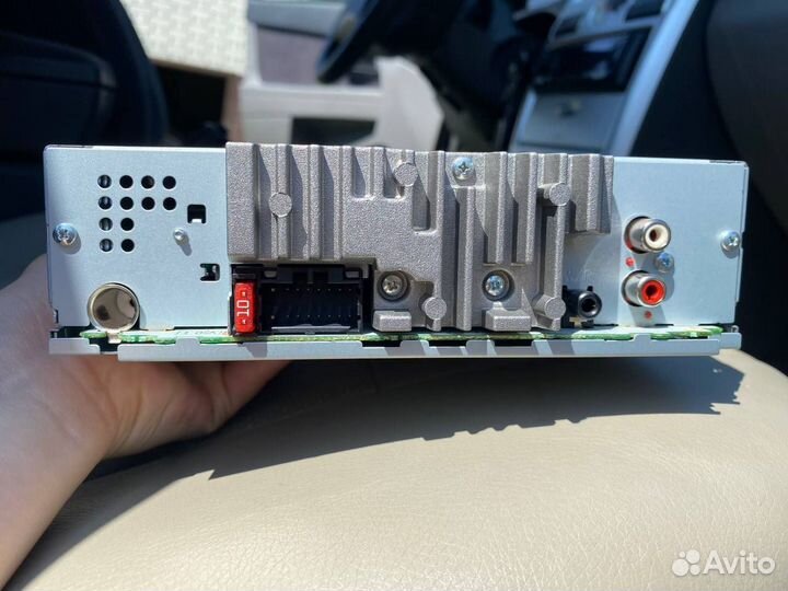 Автомобильная магнитола pioneer