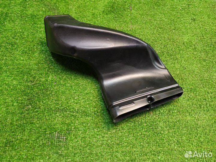 Воздуховод передний правый Audi Q3 8UB cczc 2013