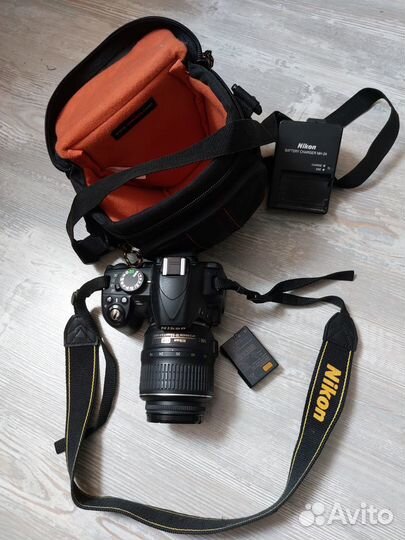 Nikon D3100 с объективом Nikon 18-55mm