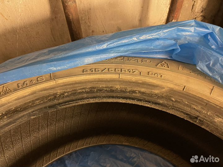 Goodyear UltraGrip Extreme 215/55 R17 94T