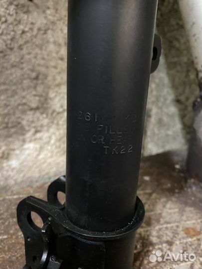 Стойка Амортизатора Toyota harrier