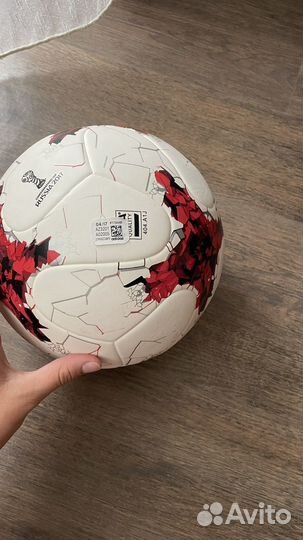 Футбольный мяч adidas confederations krasava