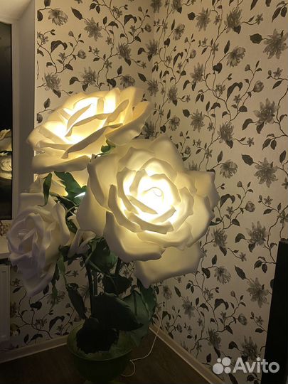 Светильник-цветок (ночник)