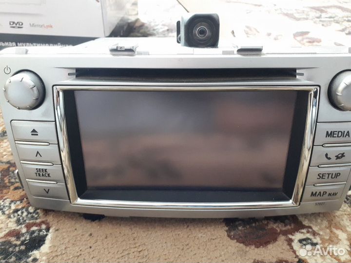 Штатное головное устройство тойота toyota И камера