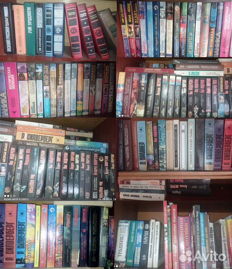 Книги, много книг