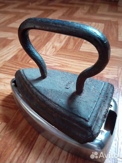 Утюг старый