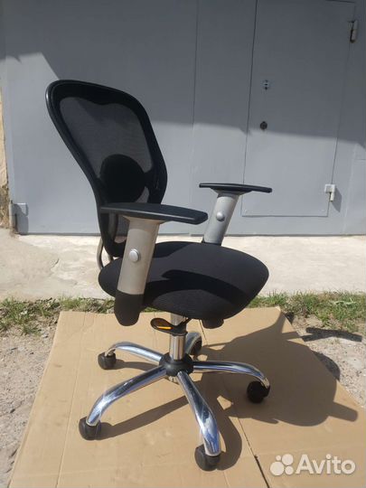 Компьютерное кресло