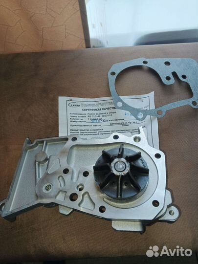 Помпа на двигатель к4м renault