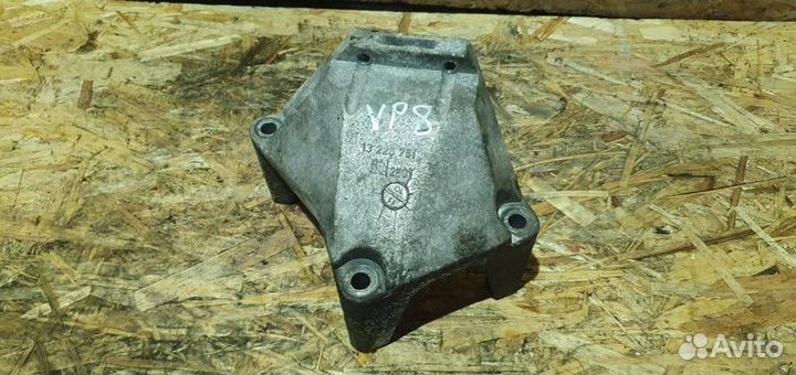 Кронштейн двигателя правый Opel Meriva B 2010-2018