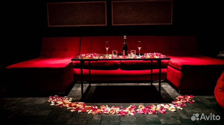 VIP кинозал Premier Lion - свидание, девичник