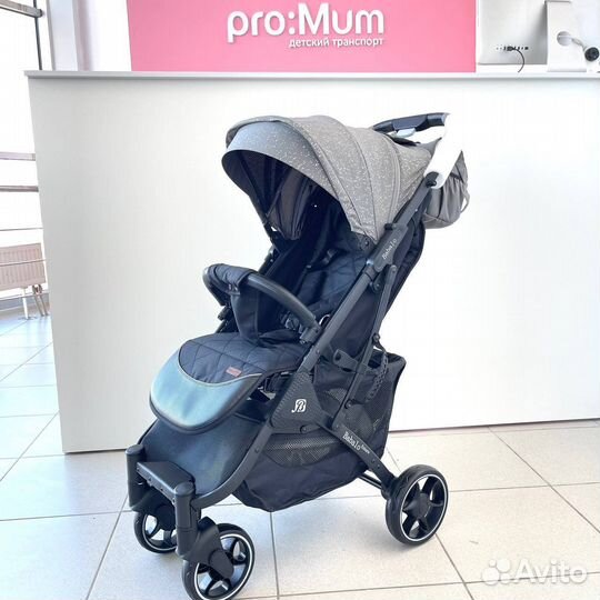 Прогулочная коляска. Новая