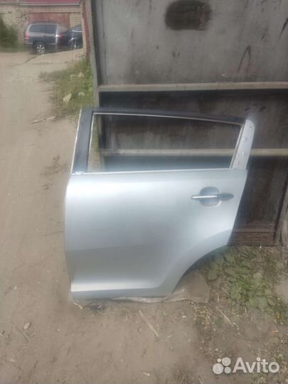 Дверь задняя левая kia sportage 3