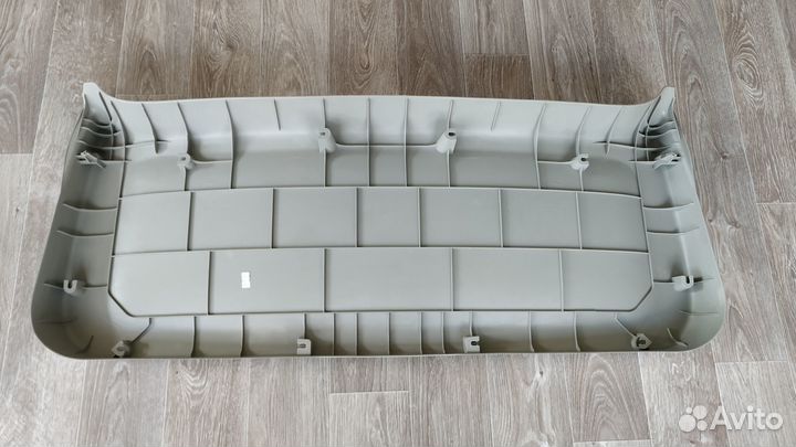 Обшивка двери багажника mitsubishi colt