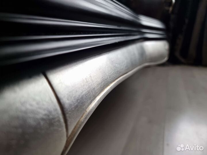 Тумба под тв ручная работа Италия