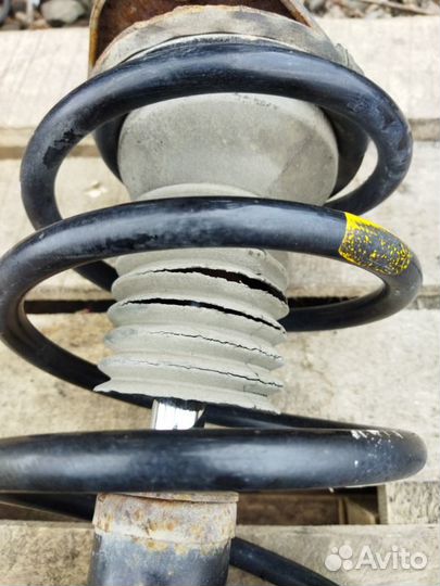 Стойка передняя левая Toyota Caldina ST246 3sgte