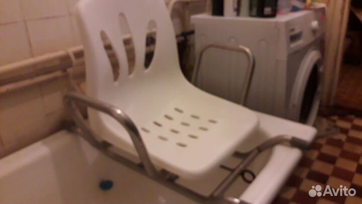 Сидение для ванной с поворотным механизмом