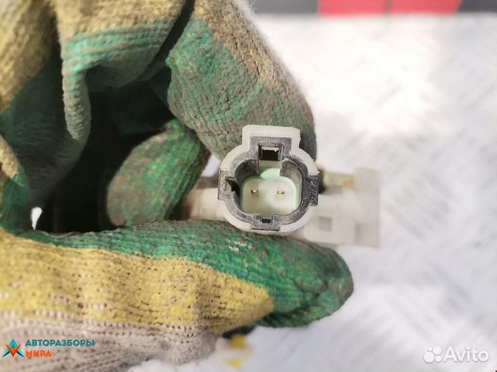 Замок двери передней левой Subaru Legacy 2 1996