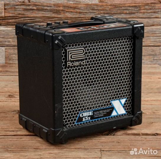 Гитарный комбо усилитель Roland Cube-15X