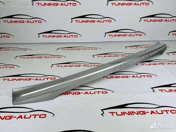 Спойлер под стекло Lexus LX570 L2142