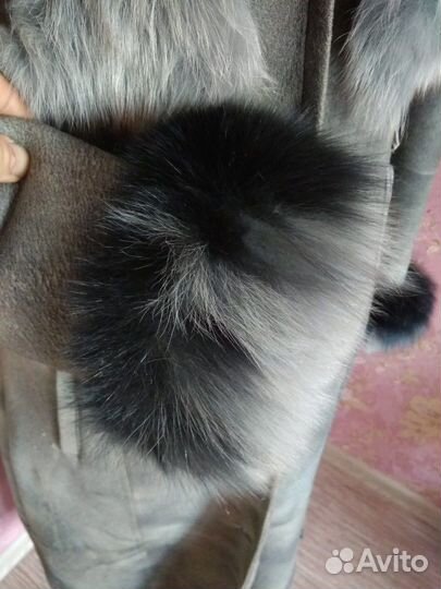 Воротник и манжеты из песца