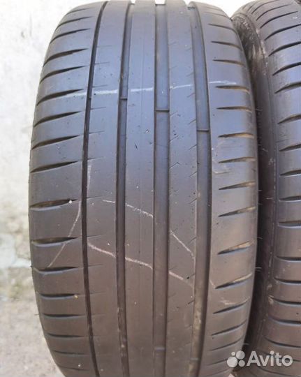 Michelin Pilot Sport 4 235/40 R19 96Y