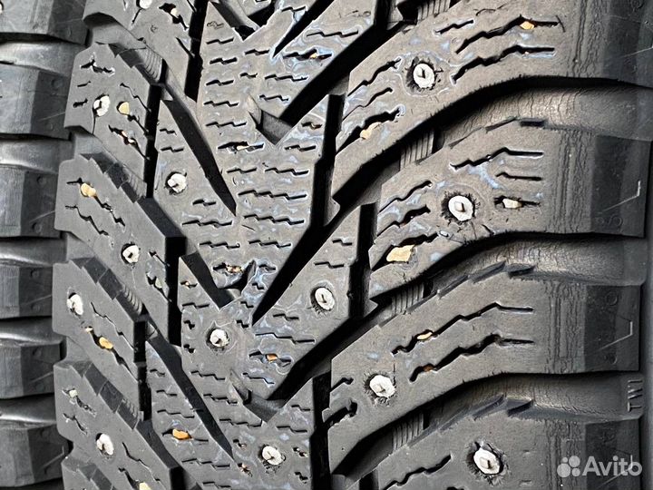 Nokian Tyres Hakkapeliitta 8 SUV 215/65 R16