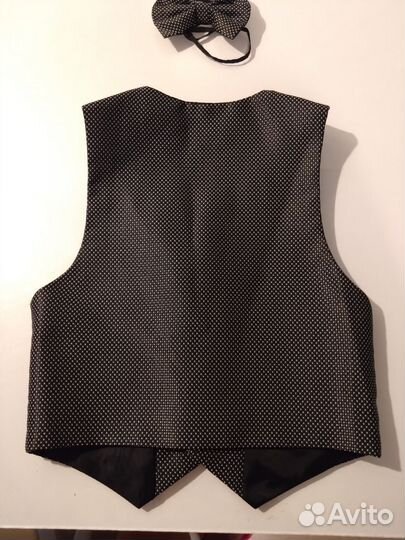 Жилетка и бабочка для мальчика