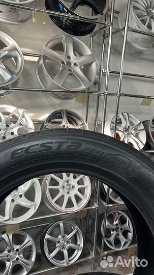 Kumho Ecsta PS71 215/55 R18 99V