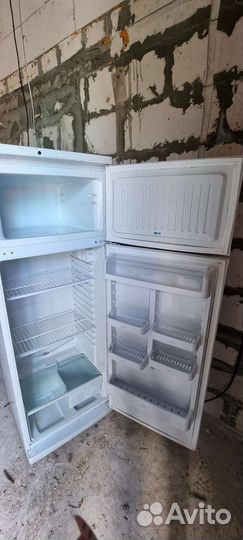 Холодильник бу Stinol