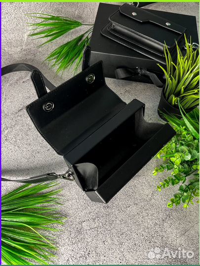 Кожаная сумка-слинг для мужчин