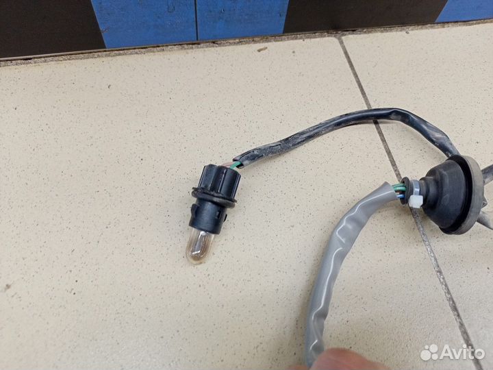 Кнопка открывания багажника Juke (F15) 2011