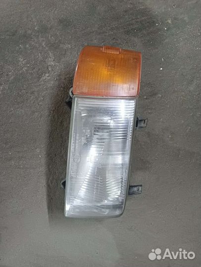 Фара Transporter T4 правая