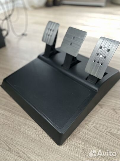 Игровой руль Thrustmaster T300