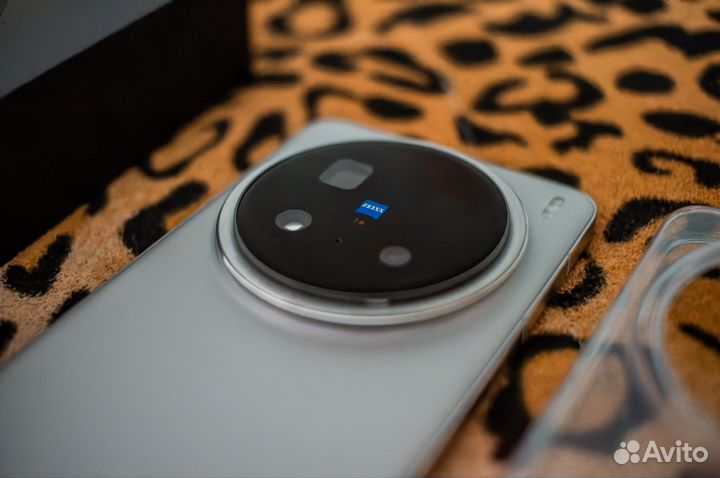 Vivo X200 Pro, 12/256 ГБ