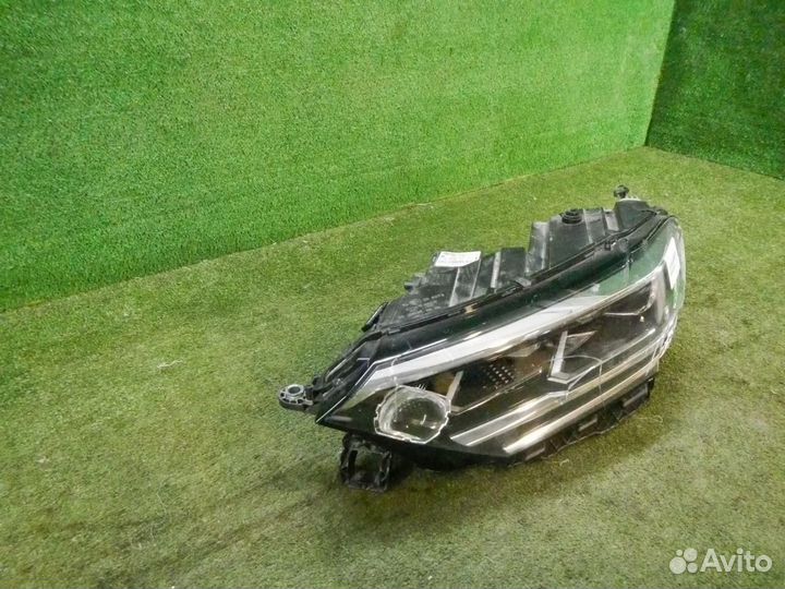 Фара левая Volkswagen Polo