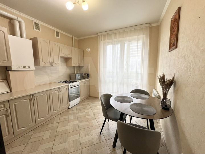 1-к. квартира, 42 м², 5/10 эт.