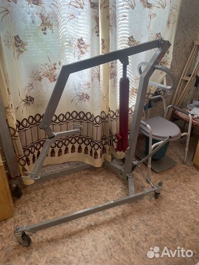 Подъемник гидравлический для инвалидов