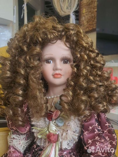 Кукла фарфоровая коллекционная