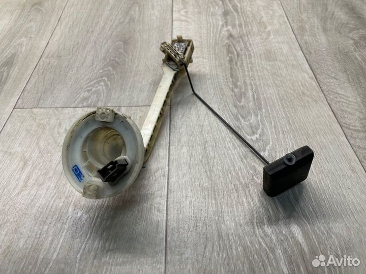 Датчик уровня топлива Mercedes-Benz W210