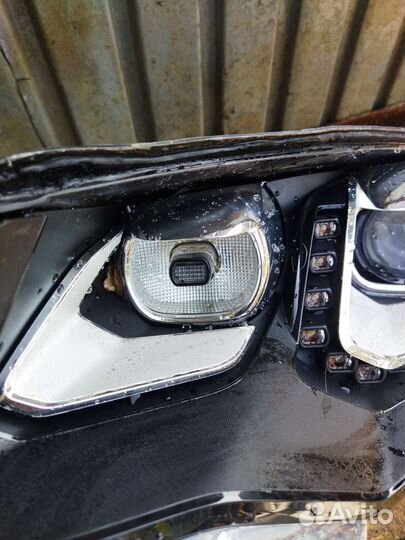 Фара левая Volkswagen Touareg 15-18 донор